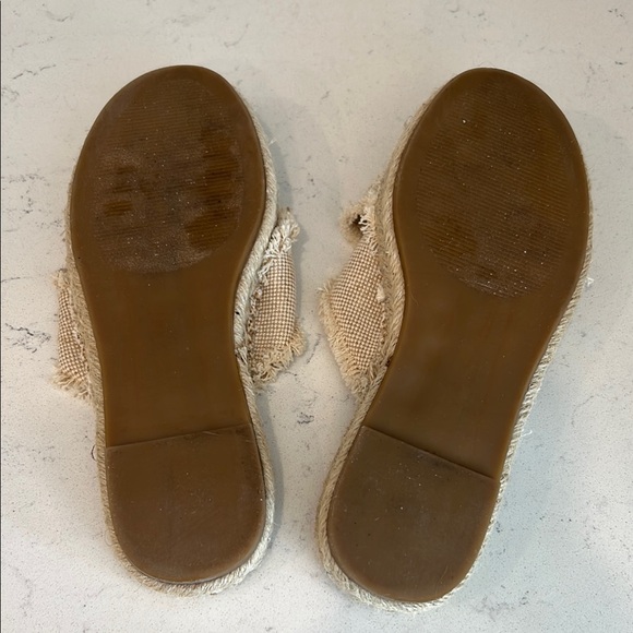 Like New - Steve Madden Women's Zelina Slide Sandals, Natural, 7 - Picture 11 of 16